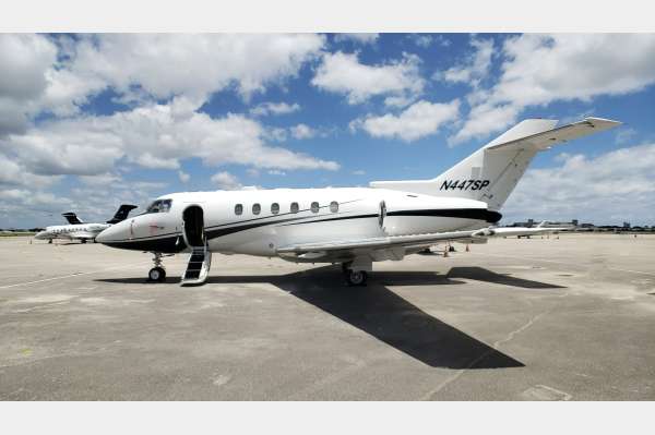 2003 Hawker 800XP aircraft