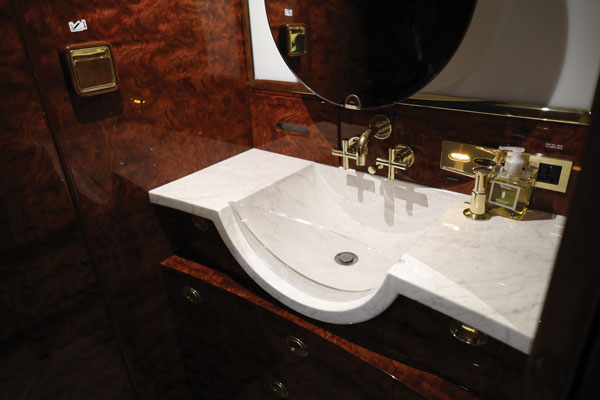 Challenger 300 Lav Sink